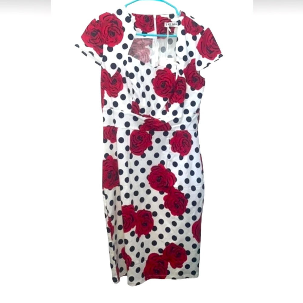 Red rose and polka dot white dress 🌹